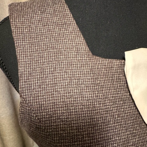 Elegant Brown Dress with White Bow Accent - Picture 9 of 9